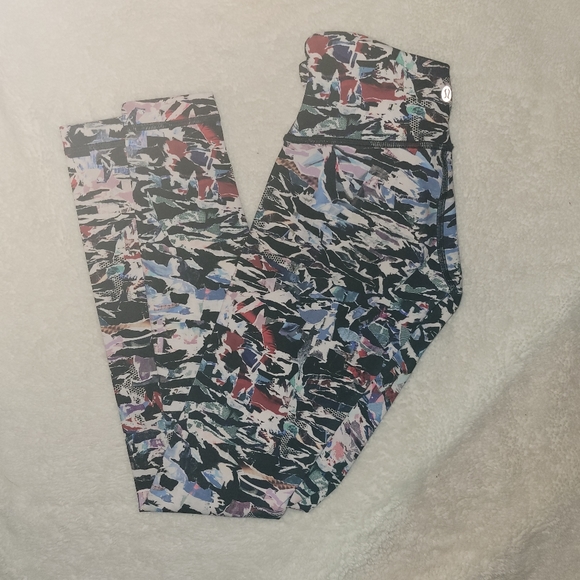 Lululemon legging - Picture 4 of 9